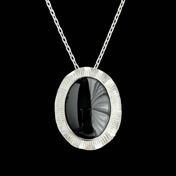 Vintage sterling silver black onyx brooch pin